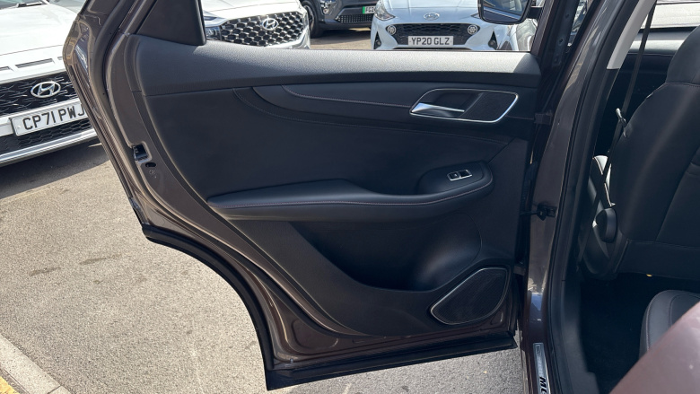 MG HS 1.5 T-GDI SE 5dr DCT Petrol Hatchback